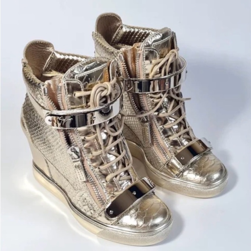 Giuseppe Zanotti Special Edition Metallic Gold Wedge Sneakers size 37, 5 💗